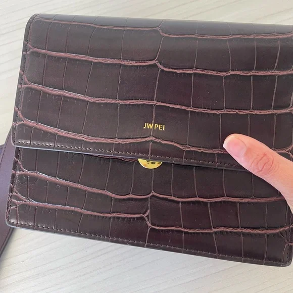 JW PEI BROWN CROC PURSE - Picture 5 of 10
